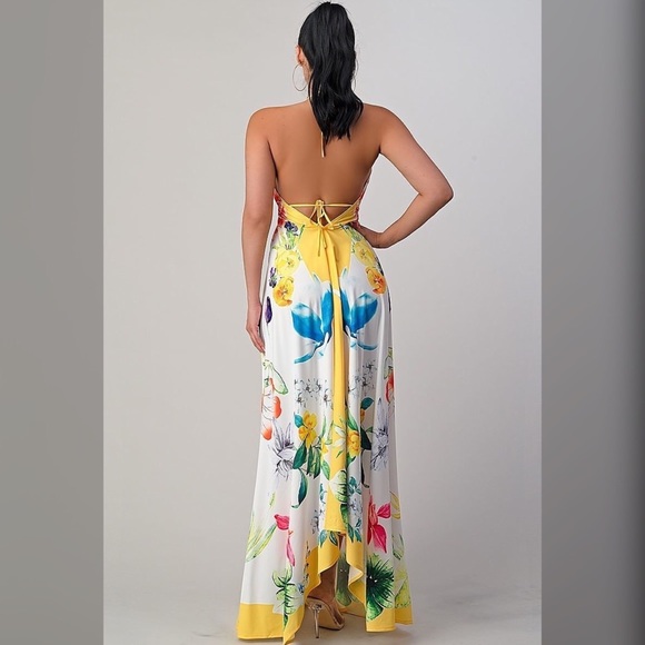 The White and Yellow Garden Maxi Dress - Picture 2 of 4